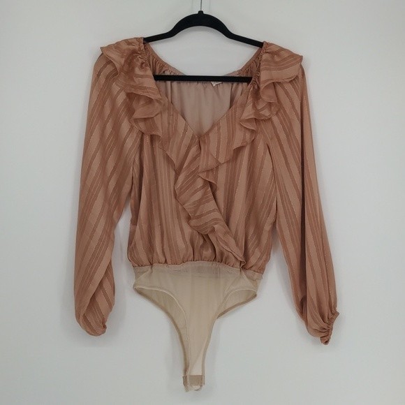 Lush Women's Bodysuit‎ Size Small Rose Gold Long Sleeve Ruffle Faux Wrap V Neck - Picture 1 of 16
